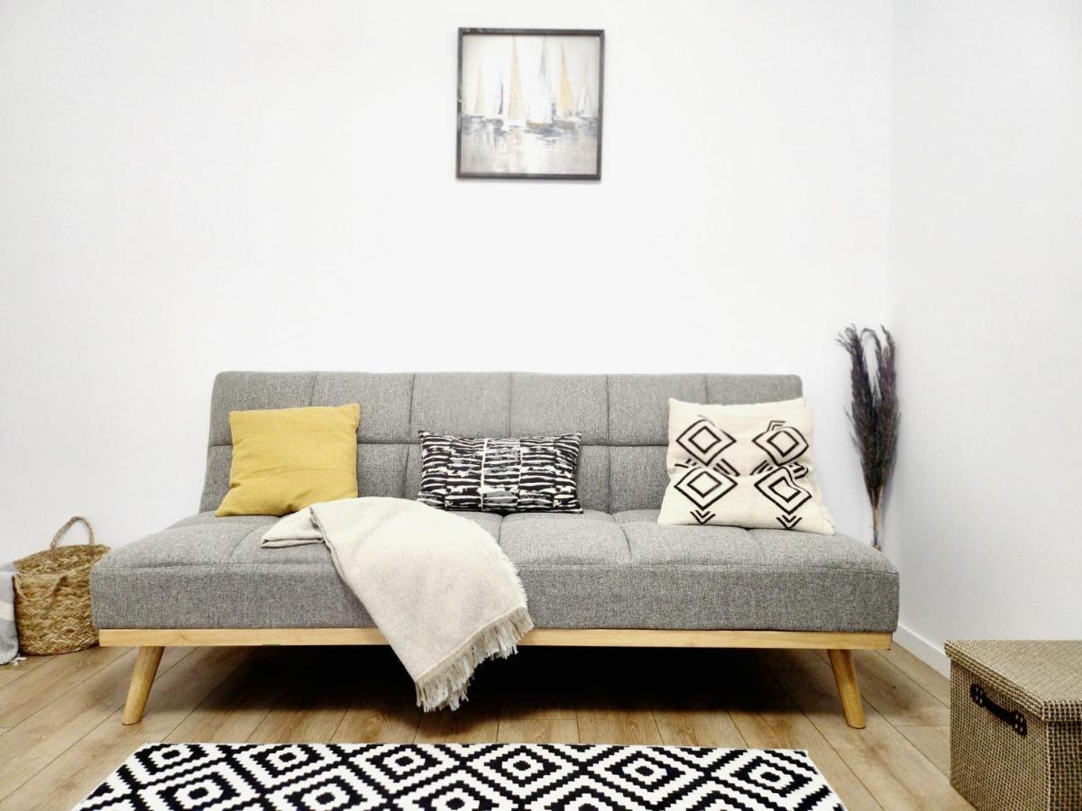 Adm Cozy Home - Entire Private House&Garden Tunari  Екстер'єр фото